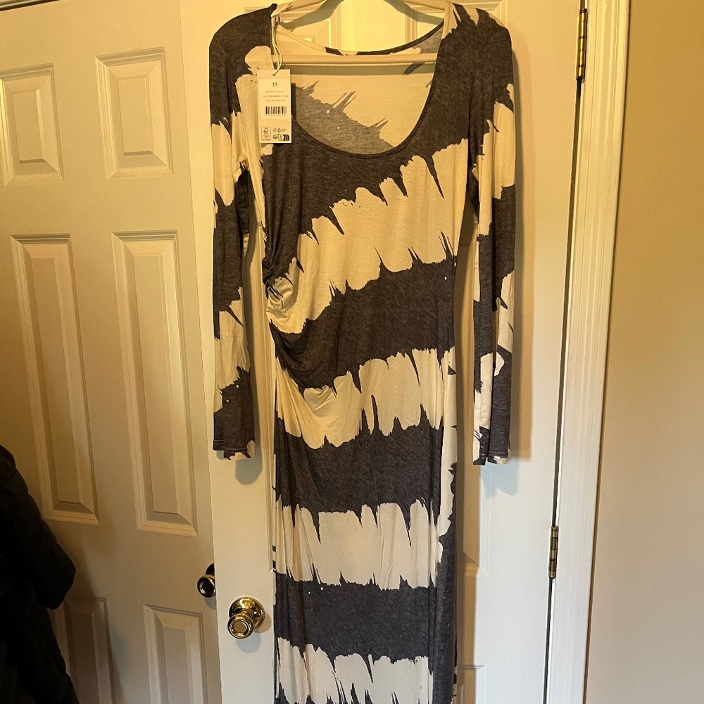 NA-KD Larissa Mills x Printed Maxi Dress